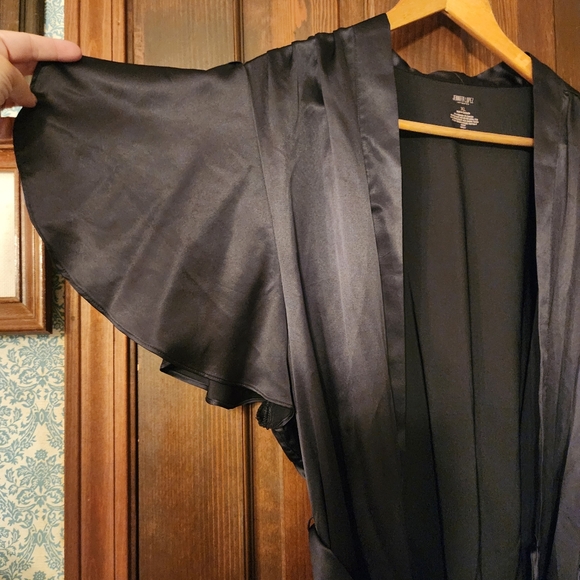 Jennifer Lopez XL Black Sleepware Robe - Picture 2 of 8